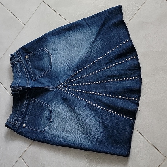 Junior Girls Size 13 Blue Pointe Pencil Denim Jeans Raw Hem Beaded Embroidered. - Picture 3 of 6